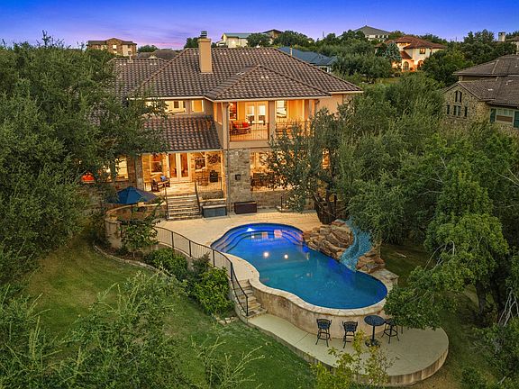 2nd image of 104 Bella Strada Cv