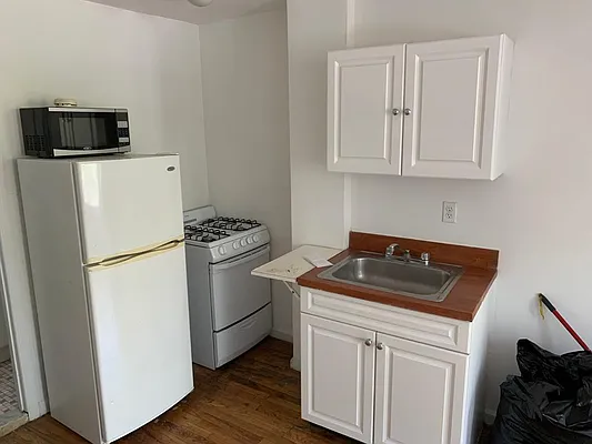 Rented by Gotham City Realty Group | media 10