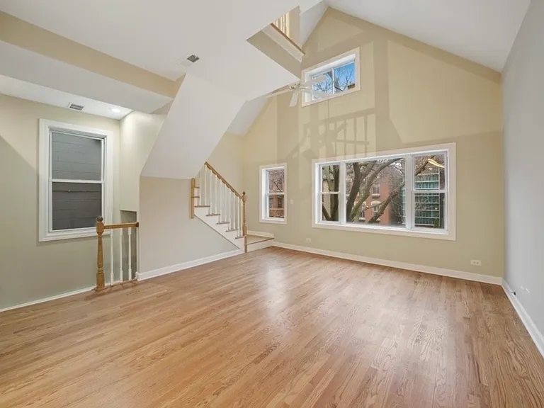 1548 N Honore St — Photo 1