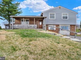 126 Claremont Dr, Seven Valleys, PA 17360