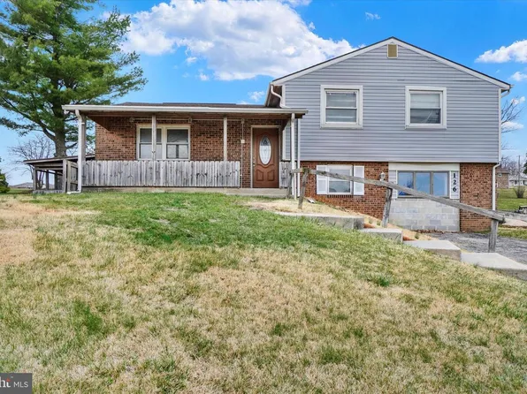 126 Claremont Dr, Seven Valleys, PA 17360