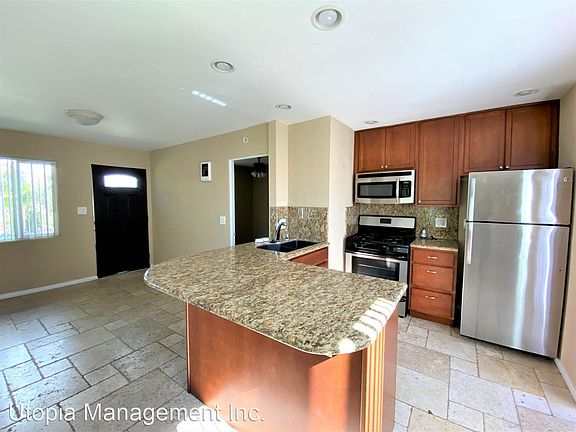 3rd image of 1617 Hornblend St