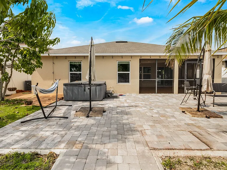 4602 Harvest Row Ln — Photo 33