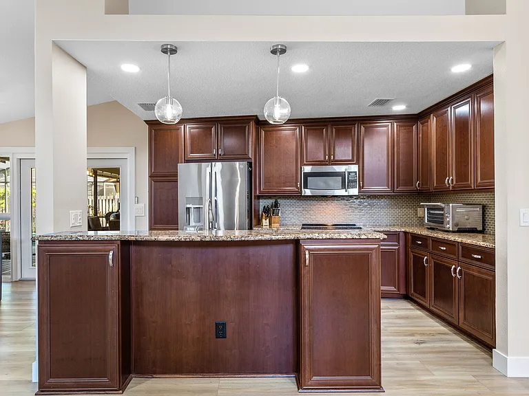 2757 Country Woods Ln — Photo 9