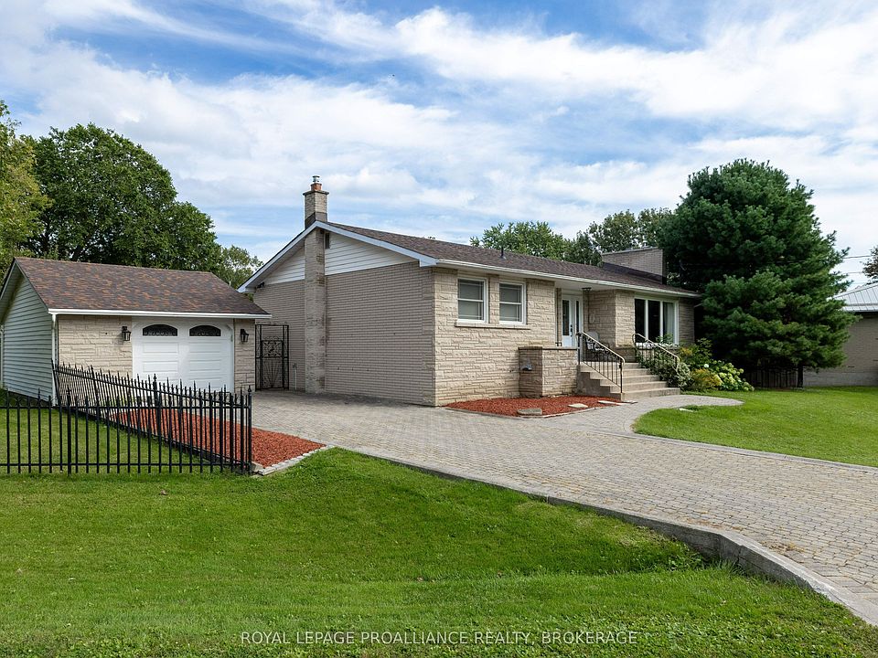 1st image of 424 Maple Ridge Dr