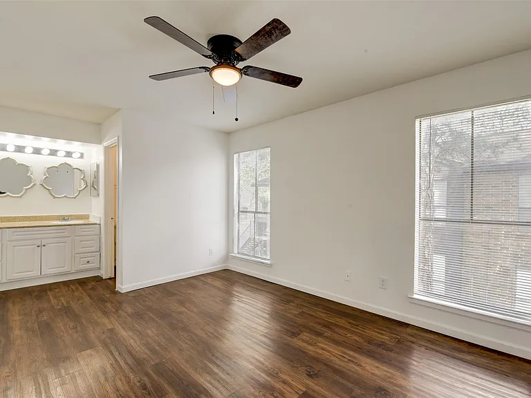 7200 W T C Jester Blvd #904 — Photo 26