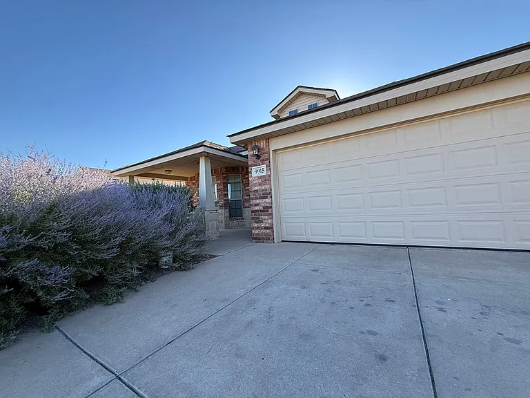 9915 Lamar Ave — Photo 2