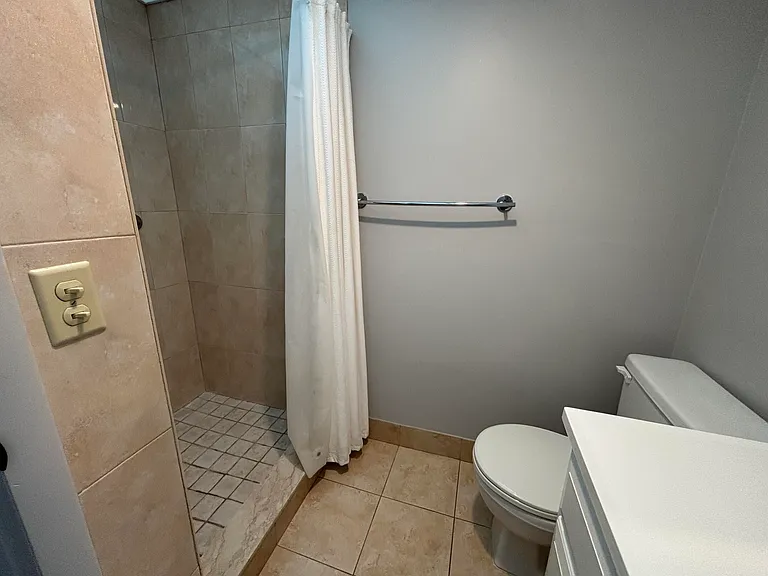 341 Piedmont F #341 — Photo 7