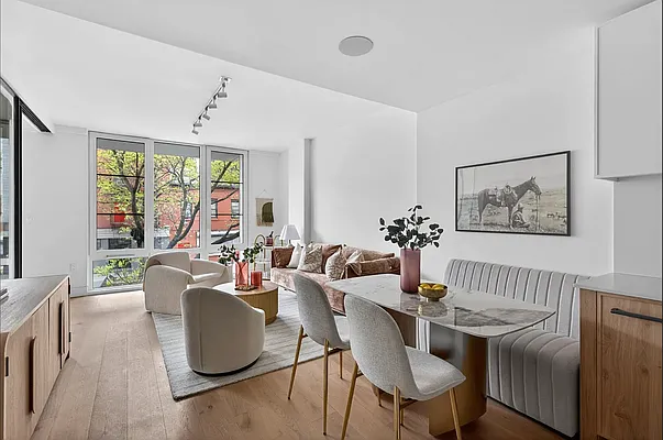 Living room, photo 2