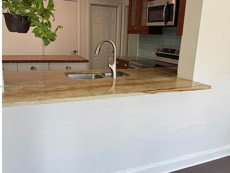5320 SW 89th Ave — Photo 10