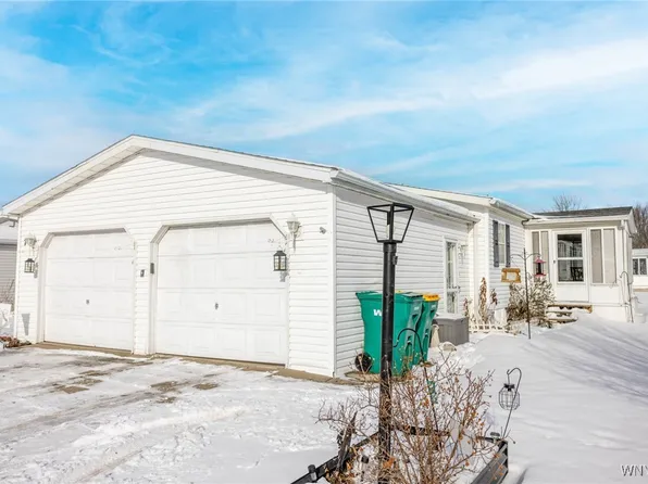 79 Golden Pond Est, Akron, NY 14001