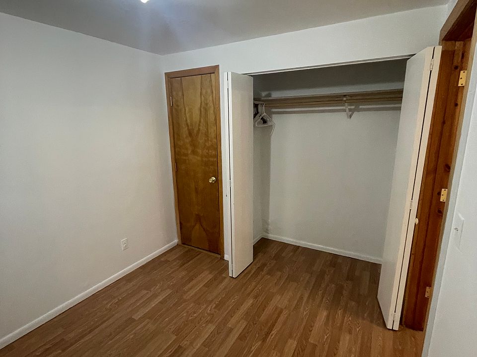 1st image of 557 S 2nd St