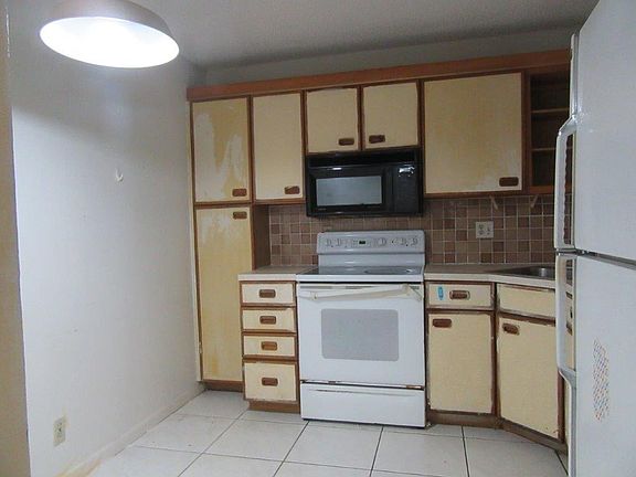 3rd image of 2638 Carambola Circle #1724