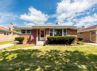 7046 W Cleveland St, Niles, IL 60714