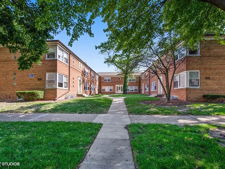 2103-23 W. Berwyn Ave. — Photo 13