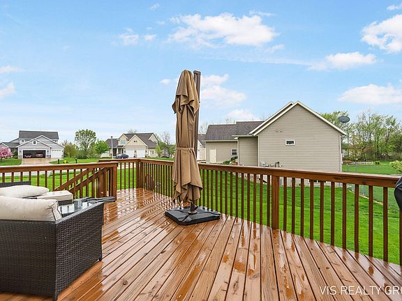 5th image of 3304 Deep Rose Dr