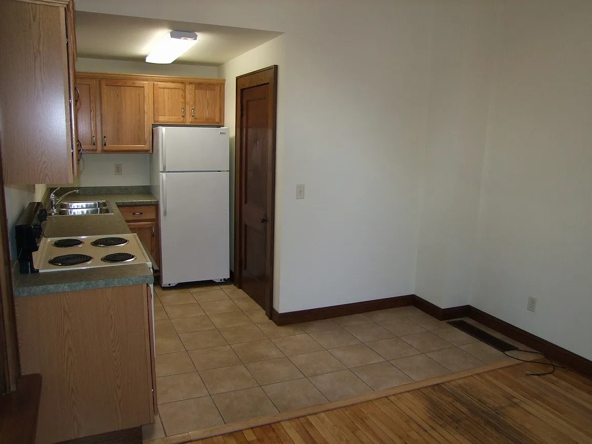 1 bed, 750 sqft, $600 — Photo 3