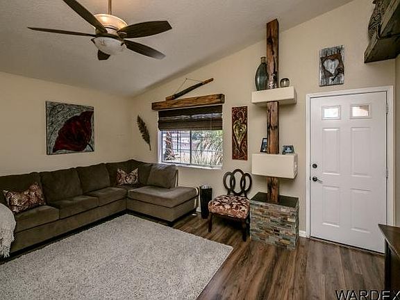 3rd image of 2567 Palisades Dr