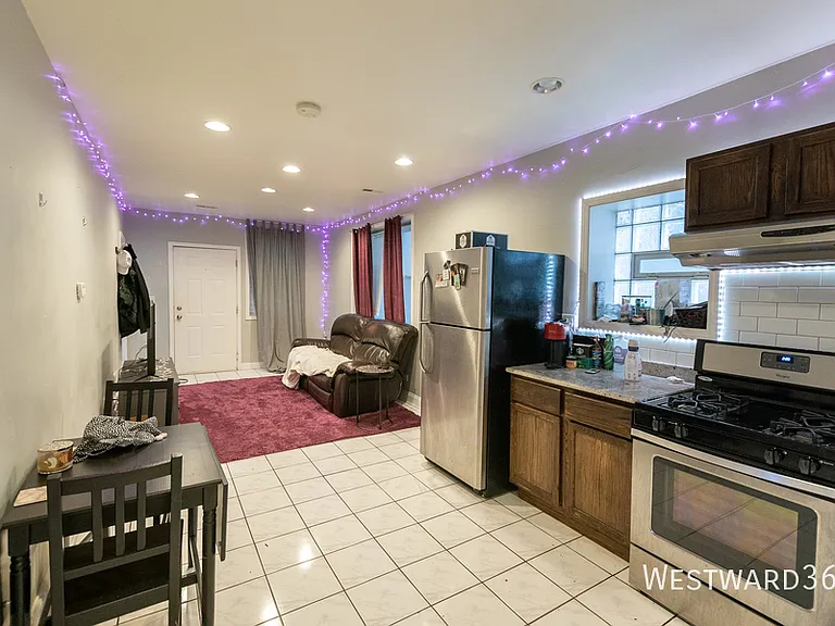 2844 N Whipple St #CH1 — Photo 3