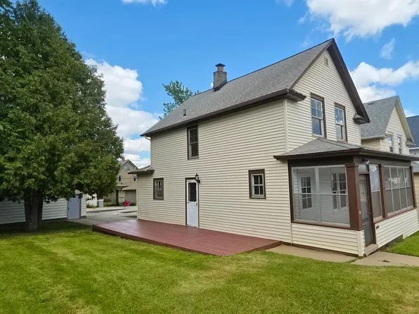 406 4th St NW, Chisholm, MN 55719