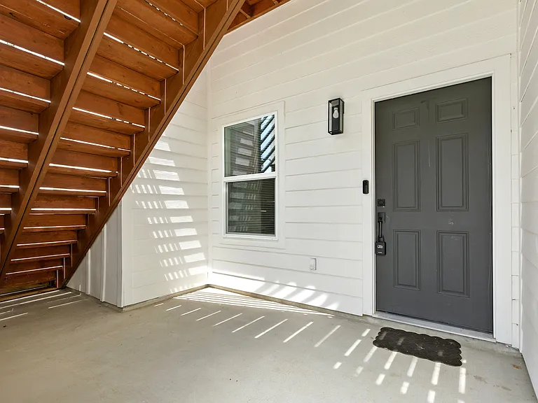 407 Clearwater St #A — Photo 2