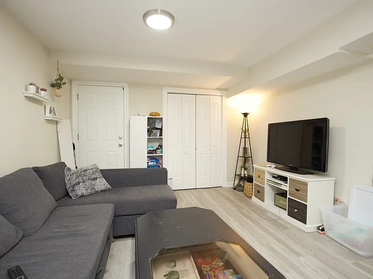 732 W Roscoe St #AGN — Photo 8