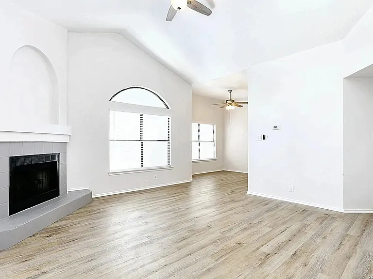 4026 Winter Sunrise Dr — Photo 3