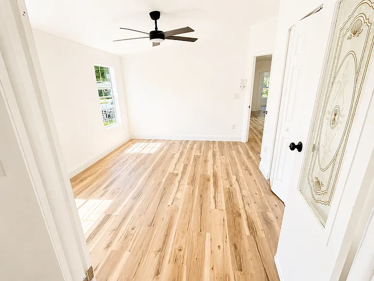 1565 Seneca Dr — Photo 10