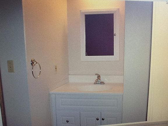 4th image of 2355 Fairfield Ave #22