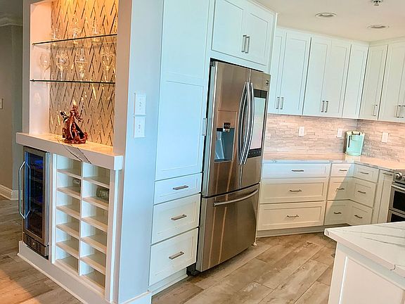 2nd image of 2 Portofino Dr Suite 604
