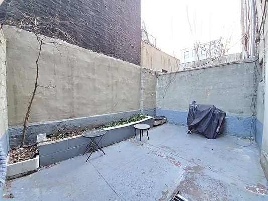 Rented by Esra Realty | media 6