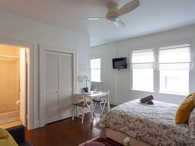 1611 Michigan Ave #5 — Photo 3