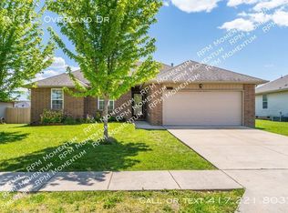 1916 E Overland Dr, Ozark, MO 65721