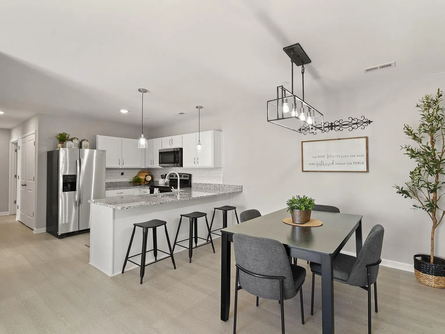 Building C: 2278 Landmark Way NE — Photo 4