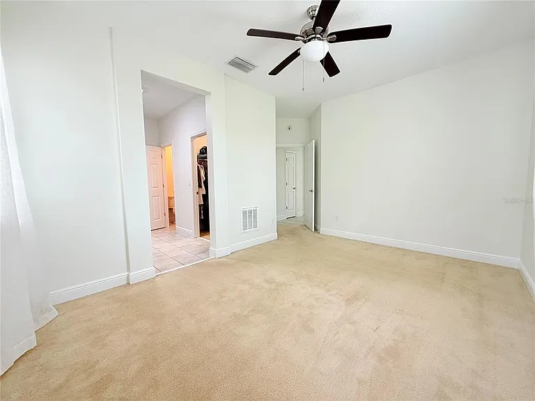 5057 NW 35th Pl — Photo 12