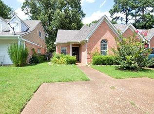 6738 Whitten Pine Dr, Memphis, TN 38134
