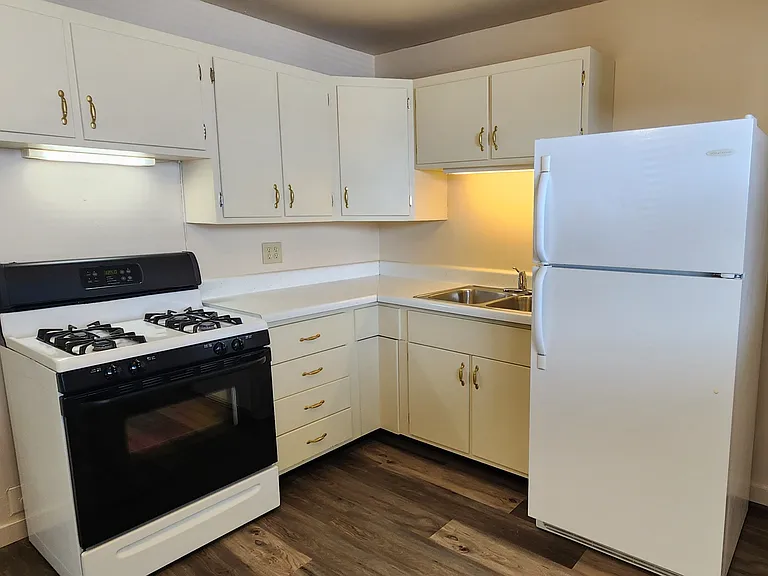 2238 E Linnhill Ln — Photo 4