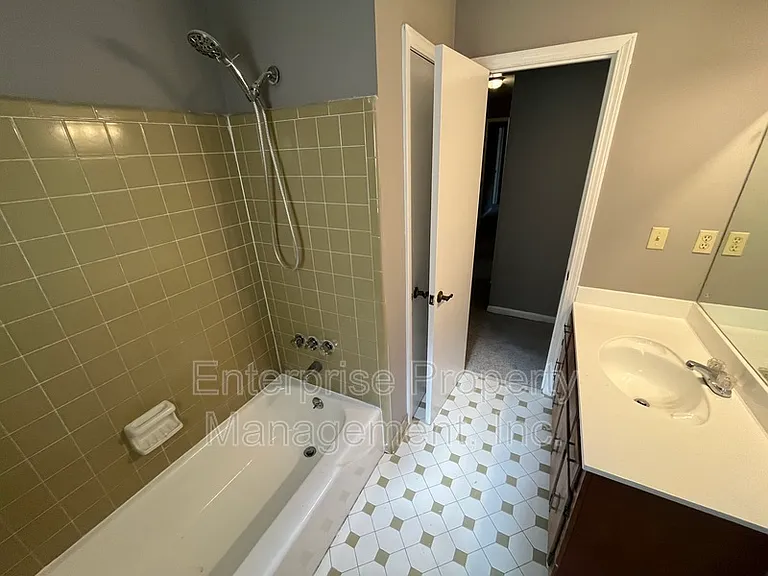 6124 Chinaberry Dr — Photo 19