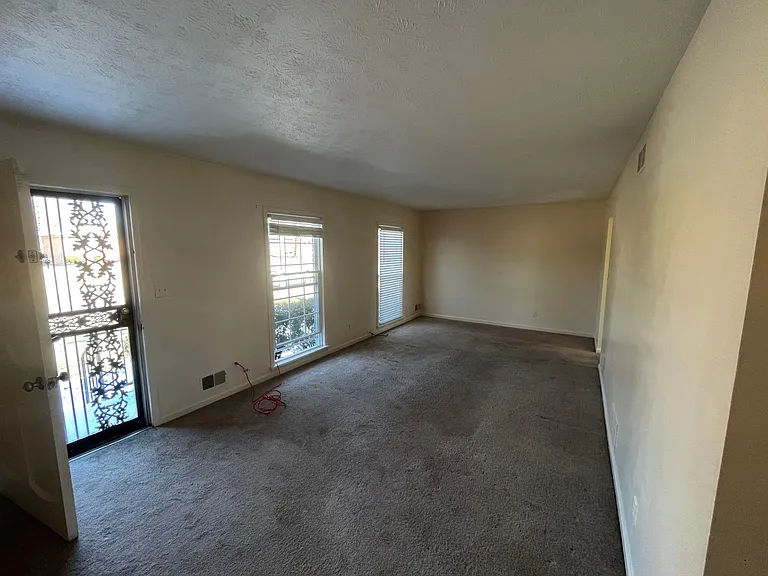 9904 Sprig Way — Photo 3