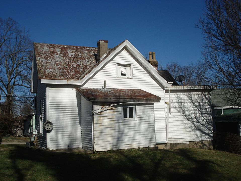 2nd image of 429 W Pleasant St