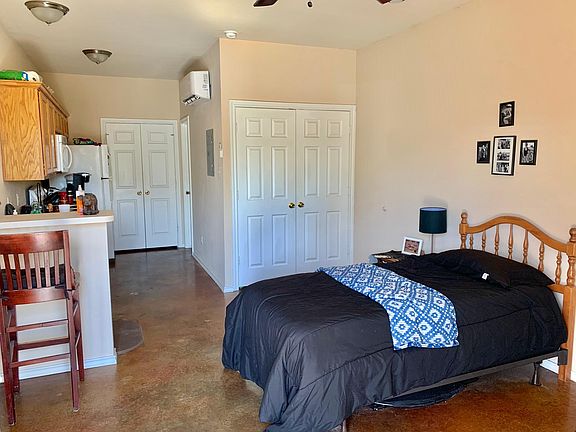 2nd image of 1306 Maple St APT 1008