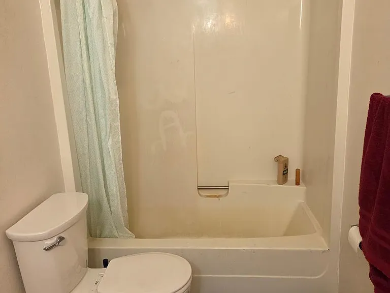 1925 SE Alder St #2 — Photo 4