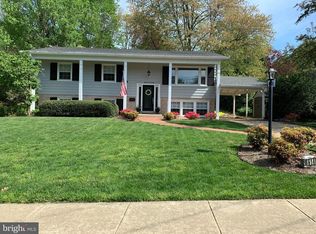 8614 Queen Elizabeth Blvd, Annandale, VA 22003