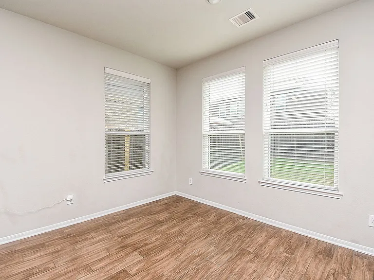 4442 Buentello Dr — Photo 32