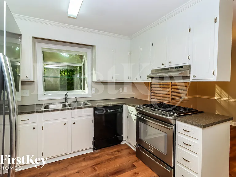 7625 Summerwood Ln — Photo 8