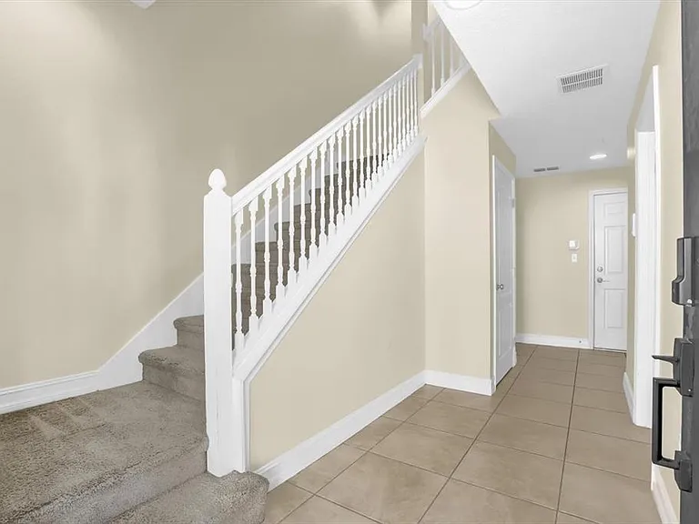 4636 Messina Dr — Photo 6