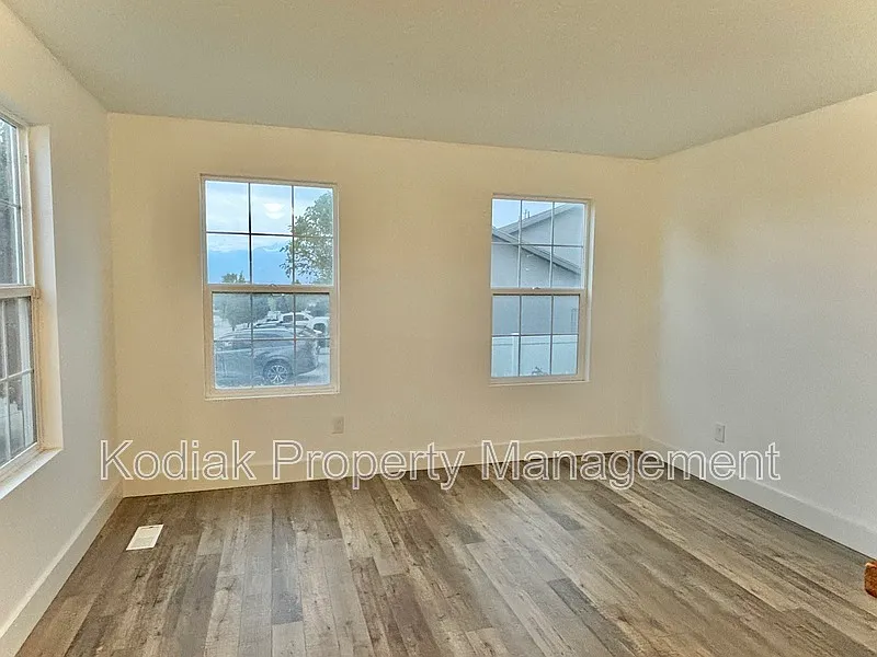 4 bed, 3.5 bath, 2664 sqft, $3,199 — Photo 4