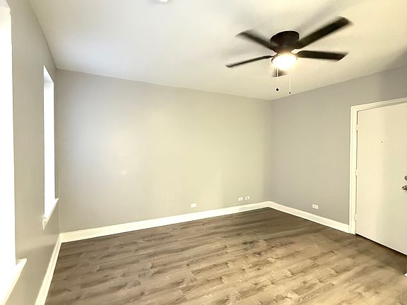 2nd image of 4235 N Kenmore Ave #106