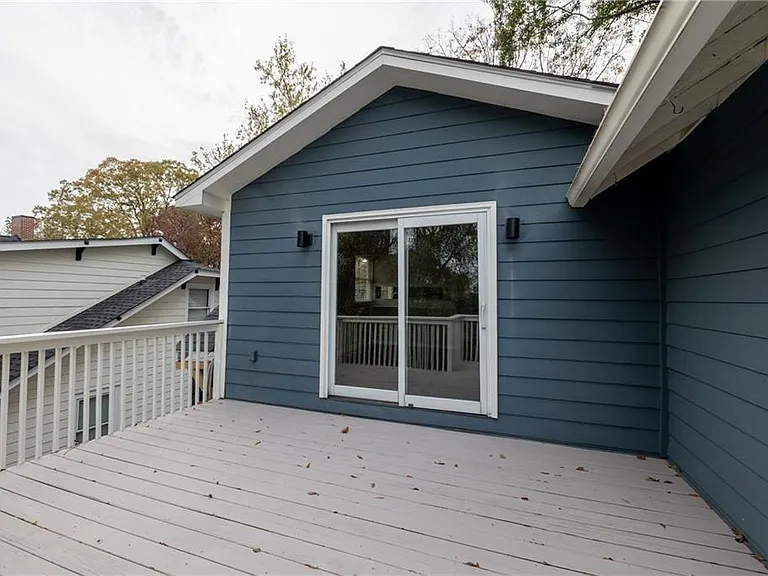 897 Argonne Ave NE #4 — Photo 7