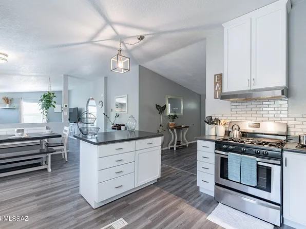 4620 E Redtail Hawk Ln, Tucson, AZ 85739